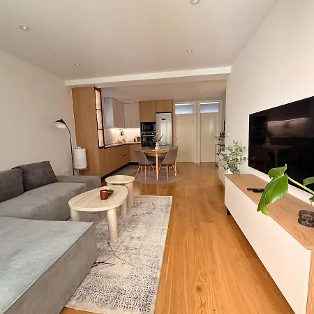 Modern 2br Near Old Bridge Daire *