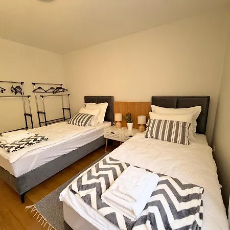 Modern 2br Near Old Bridge Διαμέρισμα *