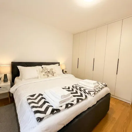 Modern 2br Near Old Bridge Daire *